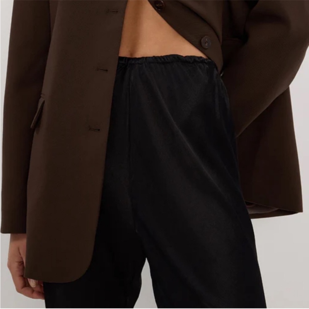 MYKA BLACK SATIN PANT BY DISSH